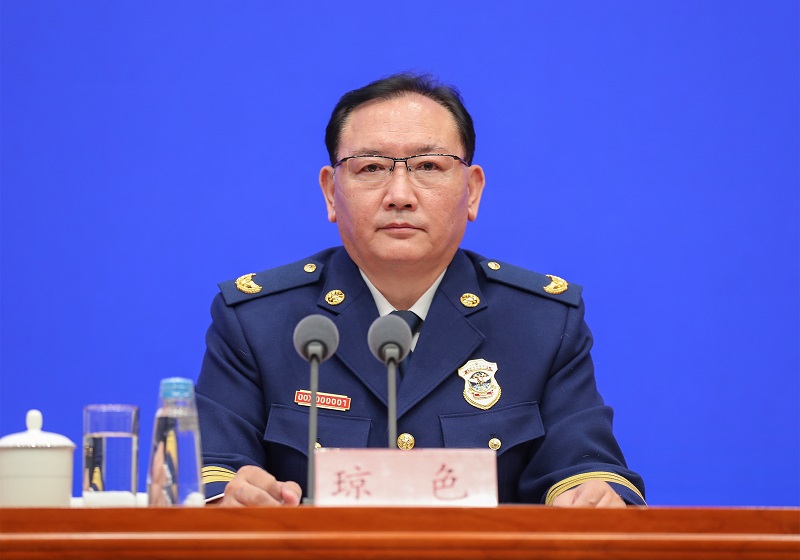 操逼日穴应急部党组成员、消防救援局局长琼色出席新闻发布会